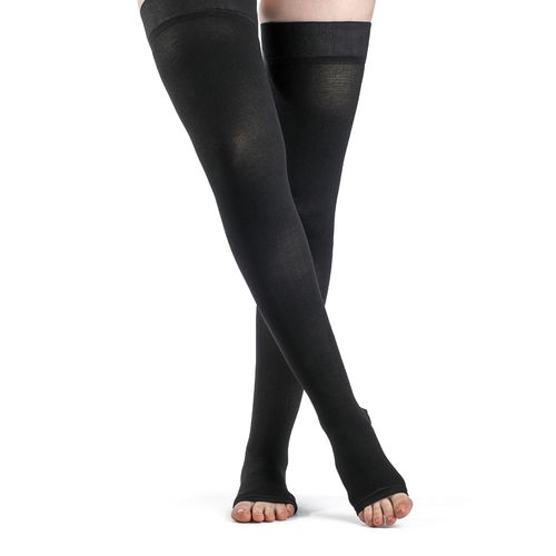 1-attiva-meia-coxa-ponteira-aperta-preta-frente--1- 1-attiva-meia-coxa-ponteira-aperta-preta-frente--1-