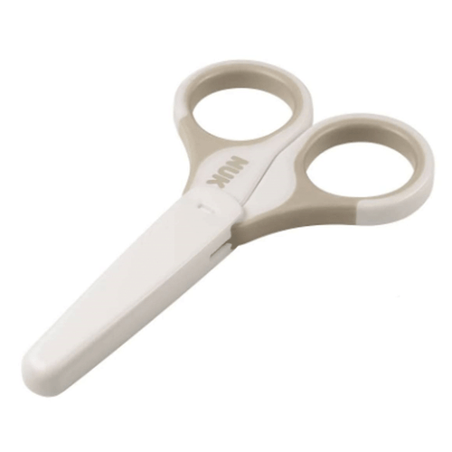 935207932---Tesoura-Infantil-Com-Capa-Protetora---NUK_0001_Layer-2 935207932---Tesoura-Infantil-Com-Capa-Protetora---NUK_0001_Layer-2