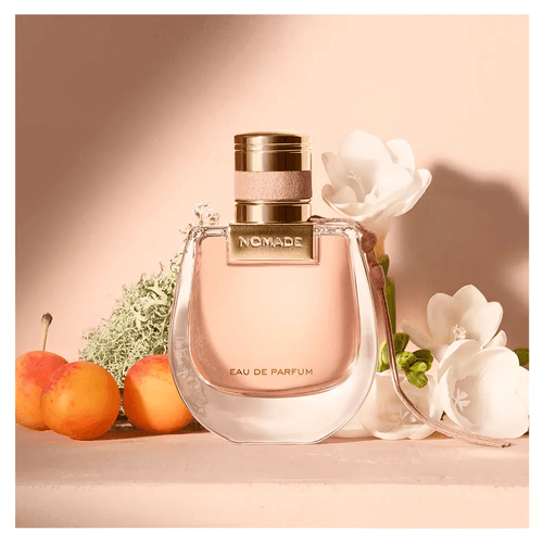 Perfume Chloé Nomade Feminino Eau de Parfum 50 ml - Original - Selo Adipec e Nota Fiscal Perfume Chloé Nomade Feminino Eau de Parfum 50 ml - Original - Selo Adipec e Nota Fiscal